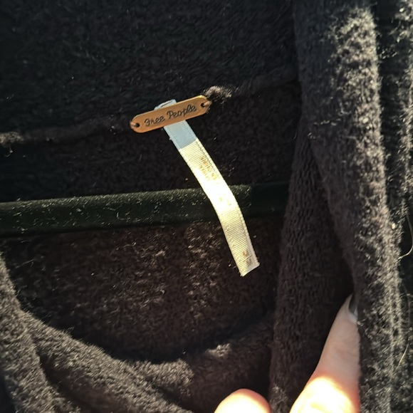 Free People Oversized Turtleneck - Picture 4 of 5